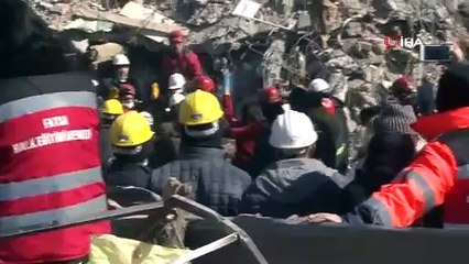 Adıyaman'da 152. Saatte 8 Yaşındaki Ahmet Kurtarıldı