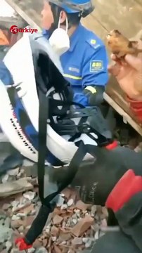 Çin'den Gelen Yardım Ekibine Otlu Peynir İkram Ettiler #deprem #kahramanmaraş #yardım #shorts