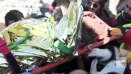 لحظة إنقاذ الطفلة عائشة بعد 6 أيام تحت أنقاض زلزال تركيا