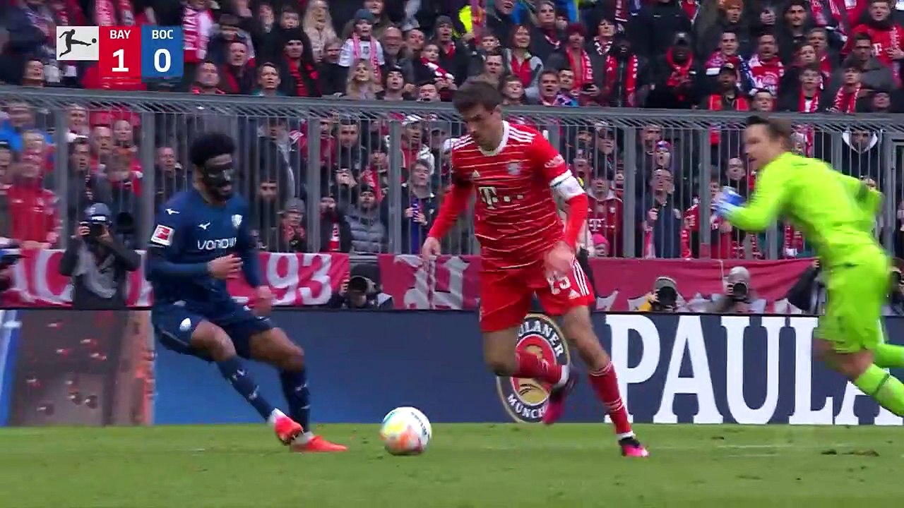 Bayern breeze past Bochum to remain at Bundesliga summit