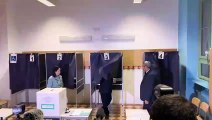 Regionali, Berlusconi vota a Milano e scherza: ''Ho votato per l'Inter'' - Video