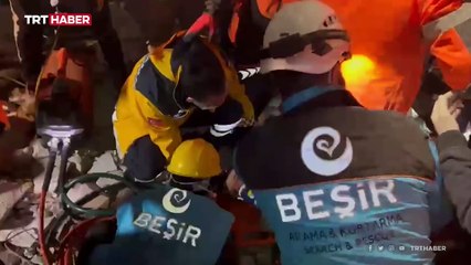 Hatay'da 62 yaşındaki kişi 159 saat sonra enkazdan kurtarıldı
