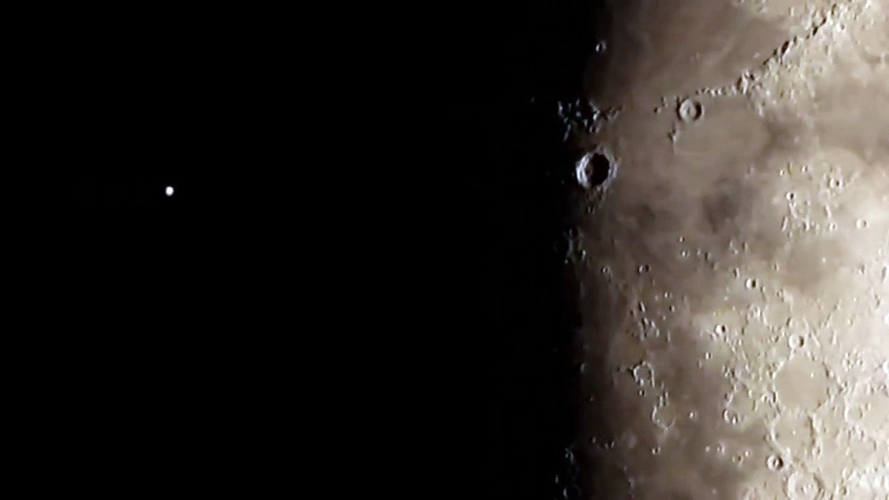 Conjunction of Moon and Mars January 31, 2023