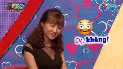 Cô nàng TRINH NGUYÊN chưa từng yêu ai, SƯỚNG RẦN RẦN khi được bạn trai TRAO NỤ HÔN ĐẦU phấn khích