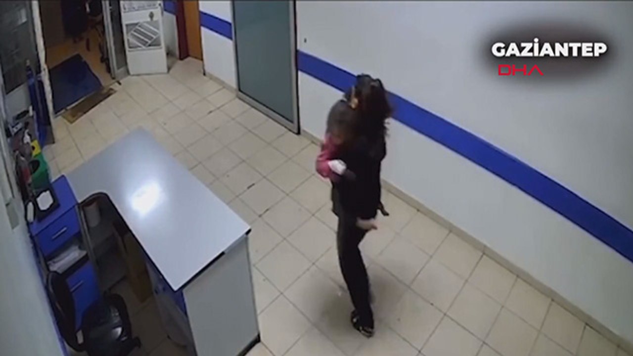 Gaziantep'te hemşirenin deprem anında çocukları kurtarma çabası kameraya yansıdı
