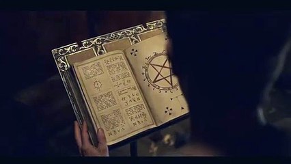 Guillermo del Toro's Cabinet of Curiosities S1E1 - Lot 36 Dottie's Scene