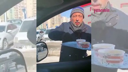 Kayseri'den yürekleri ısıtan görüntüler! Yoldaki depremzedelere ikramlarda bulunan insanlar...