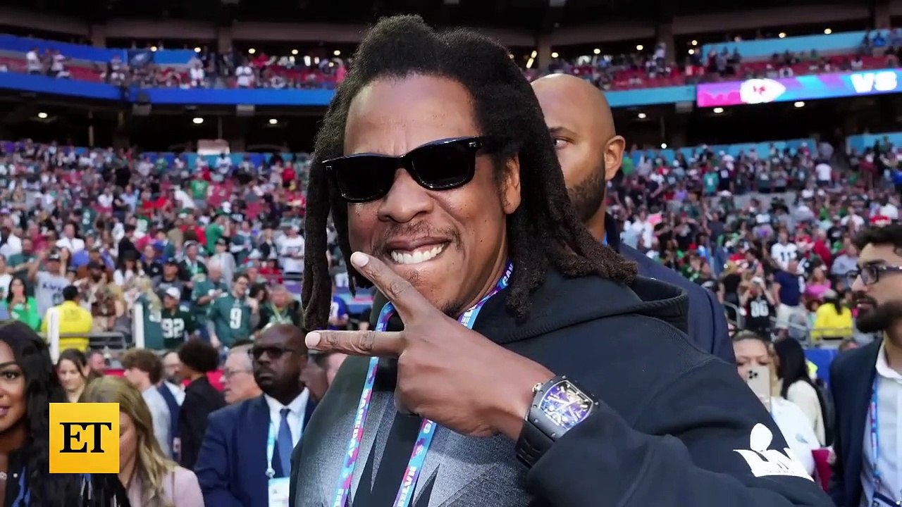 Super Bowl Halftime_ Rihanna Performs 'Umbrella' Without JAYZ video