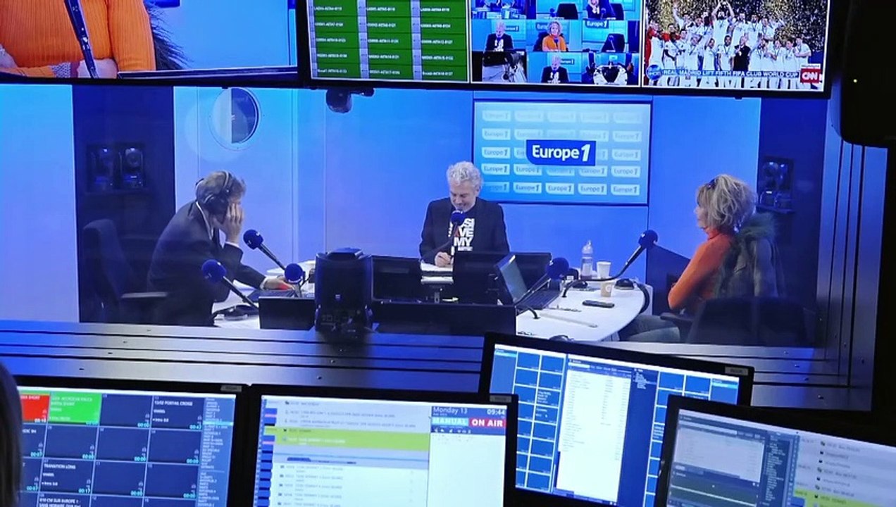 Réforme des retraites : le contraste saisissant entre l’argumentaire politique et le traitement journalistique du sujet