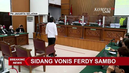 Momen Sambo Berdiri dengarkan Vonis Hukuman Mati dari Hakim