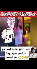 Joven retirada a correazos de una discoteca por su madre
