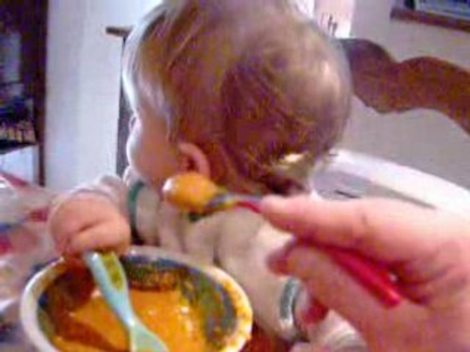 louise mange seule 13 mois