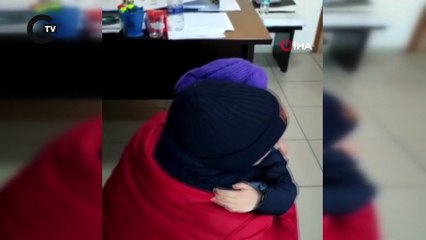 Depremde ayrı düşen baba ve kızından en duygusal buluşma