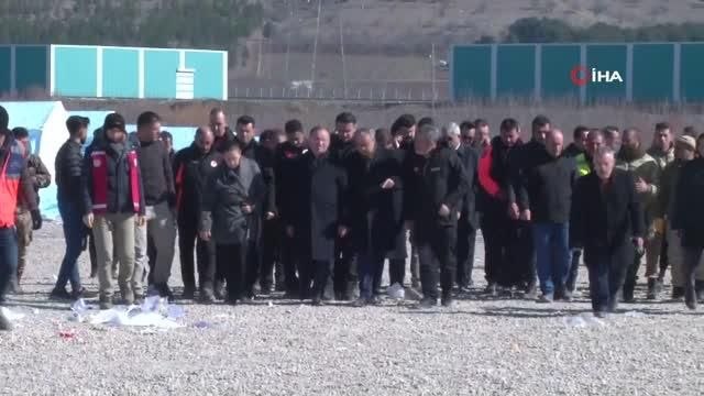 Bakan Bozdağ: Yalanlara, iftiralara, algı operasyonlarına, siyasi veya gayri ahlaki hesaplarla ortaya konan haberlere lütfen itibar etmeyin