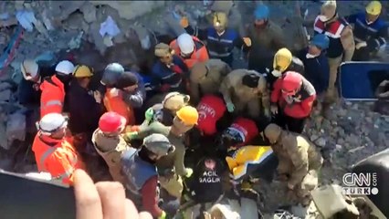 Son dakika... 178. saatte bir çocuk daha kurtarıldı