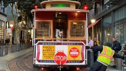 Woman shares footage revealing how a San Francisco cable car turns around at the end of course