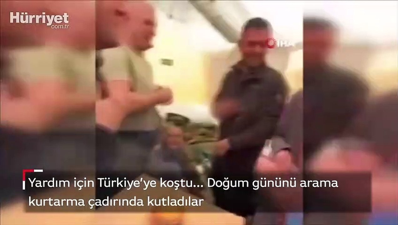 Doğum gününü arama kurtarma çadırında kutladılar