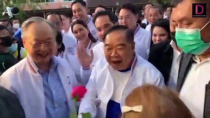 ชอตนี้เด็ด “รักลุงป้อมค่ะ” สาวขอหอม “บิ๊กป้อม” ยิ้มแก้มปริ | HOTSHOT เดลินิวส์ 13/02/66