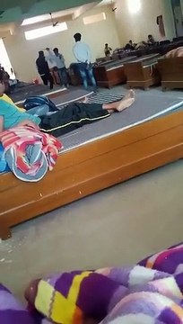 video: हॉस्टल संचालक ने छात्र की डंडे से की पिटाई, वीडियो वायरल