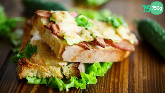 Tartines au fromage et au lard