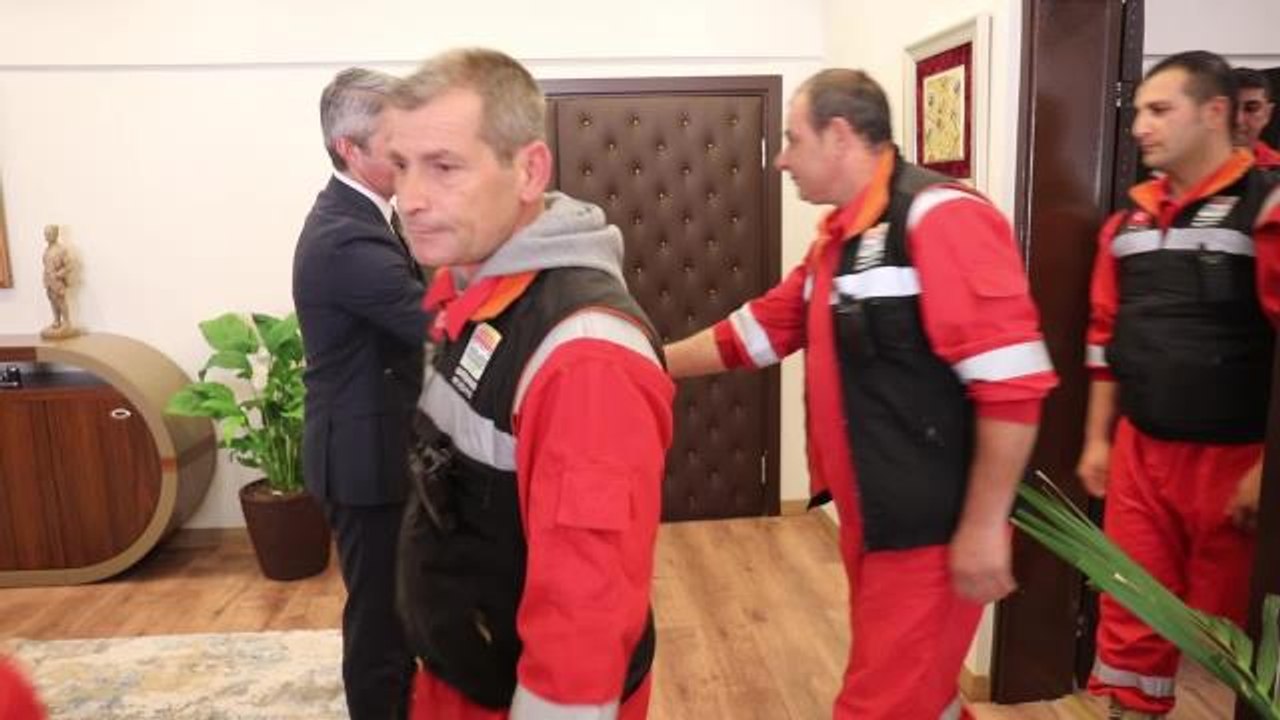 Marmaris Belediye Başkanı Oktay'dan Arama-Kurtarma Ekiplerine: "Marmaris Sizinle Gurur Duyuyor"