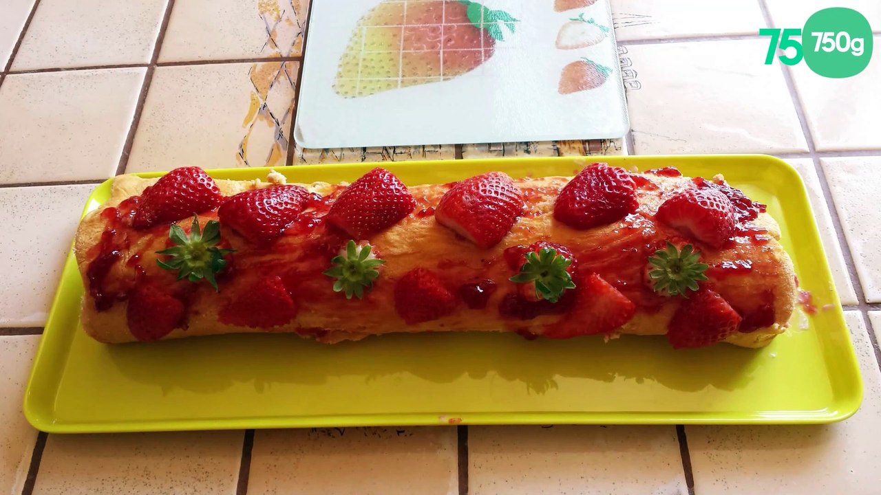 Gâteau roulé aux fraises et au mascarpone
