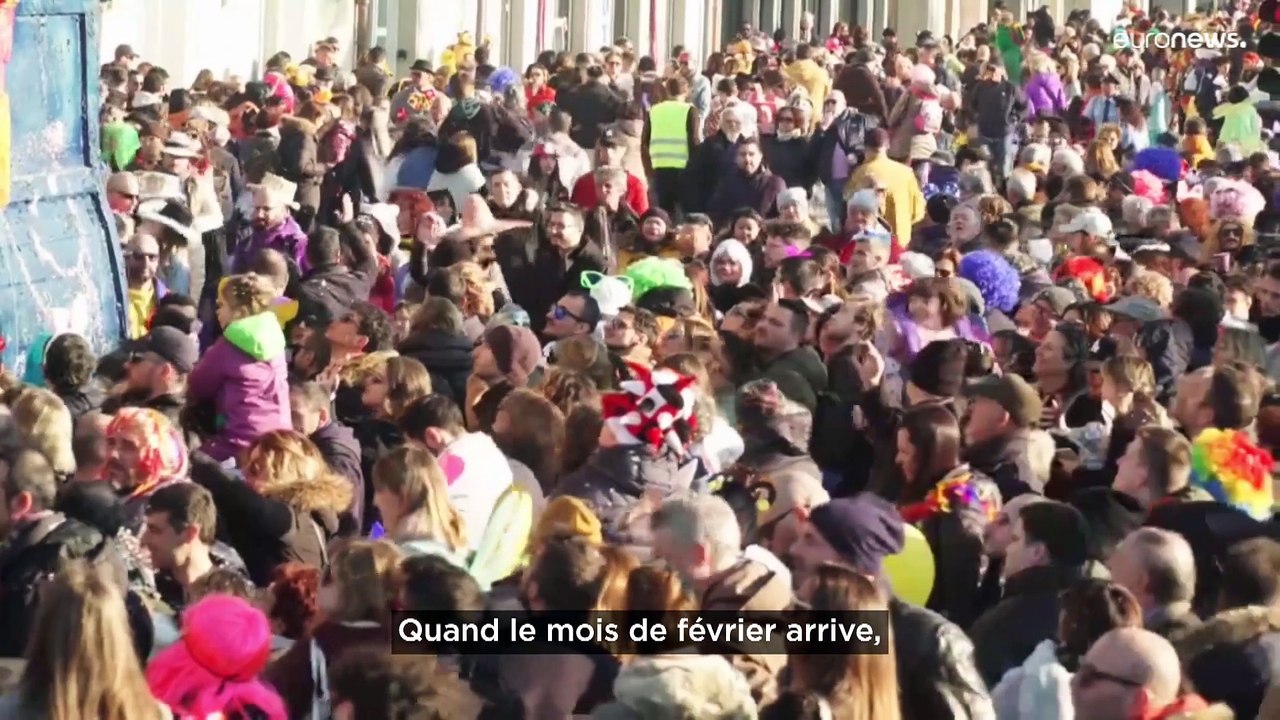 Chars et confettis, le carnaval italien de Viareggio célèbre son 150ème anniversaire