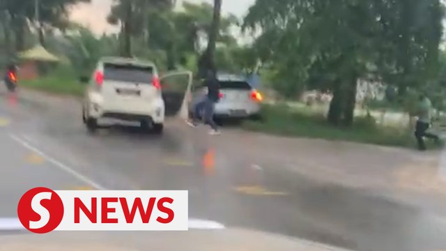 Cops led on a high-speed chase from Banting to Klang, nab man for robbery