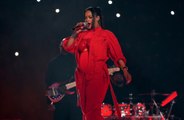 Rihanna se estudió las actuaciones de Beyoncé en la Super Bowl antes de su espectáculo del medio tiempo