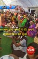 200 बच्चों ने पूजा की थाली में दीपक जलाकर किया माता-पिता का पूजन