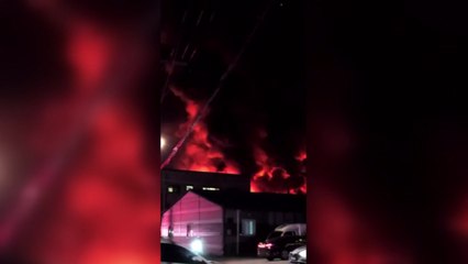 경기 하남시 부품창고에서 불...2시간여 만에 초진 / YTN