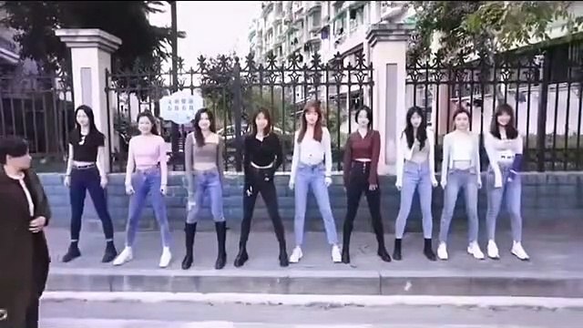 Kalau kamu tanya berapa kali kamu datang ke pikiranku, jujur saja, cuma sekali. Sekali tapi enggak pergi-pergi sih.