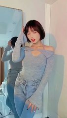 Katanya kalau sering hujan itu bisa bikin seseorang terhanyut, kalau aku sekarang sedang terhanyut di dalam cintamu