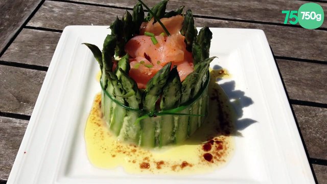 Charlotte asperges vertes et saumon fumé