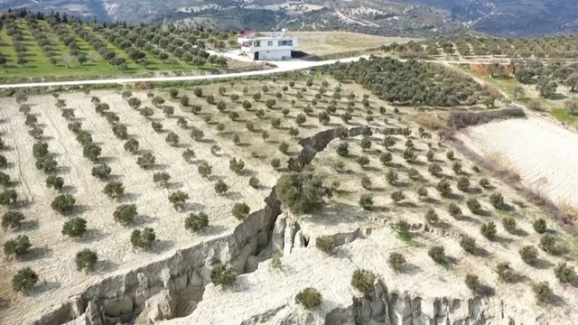 Séismes en Turquie en Syrie : des paysages fissurés par les tremblements de terre