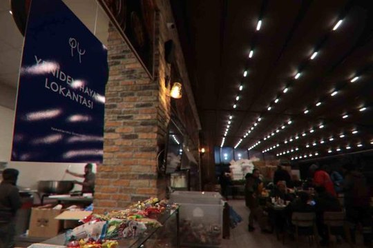 Yeniden Hayat Lokantası depremin merkez üssünde hizmet veriyor