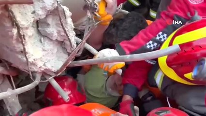 Rescatan con vida a un niño de 13 años tras una semana sepultado en Turquía