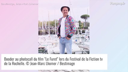 "Il est plus beau que moi" : Booder présente son frère pour la première fois, un duo complice et pudique