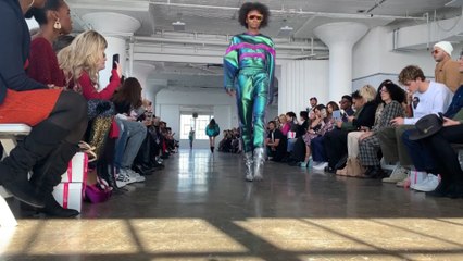Brillo, color y "emoción" marcan la colección de Custo Barcelona en Nueva York