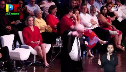 Lula chora em festa do PT e fala que voltou para governar de seu jeito