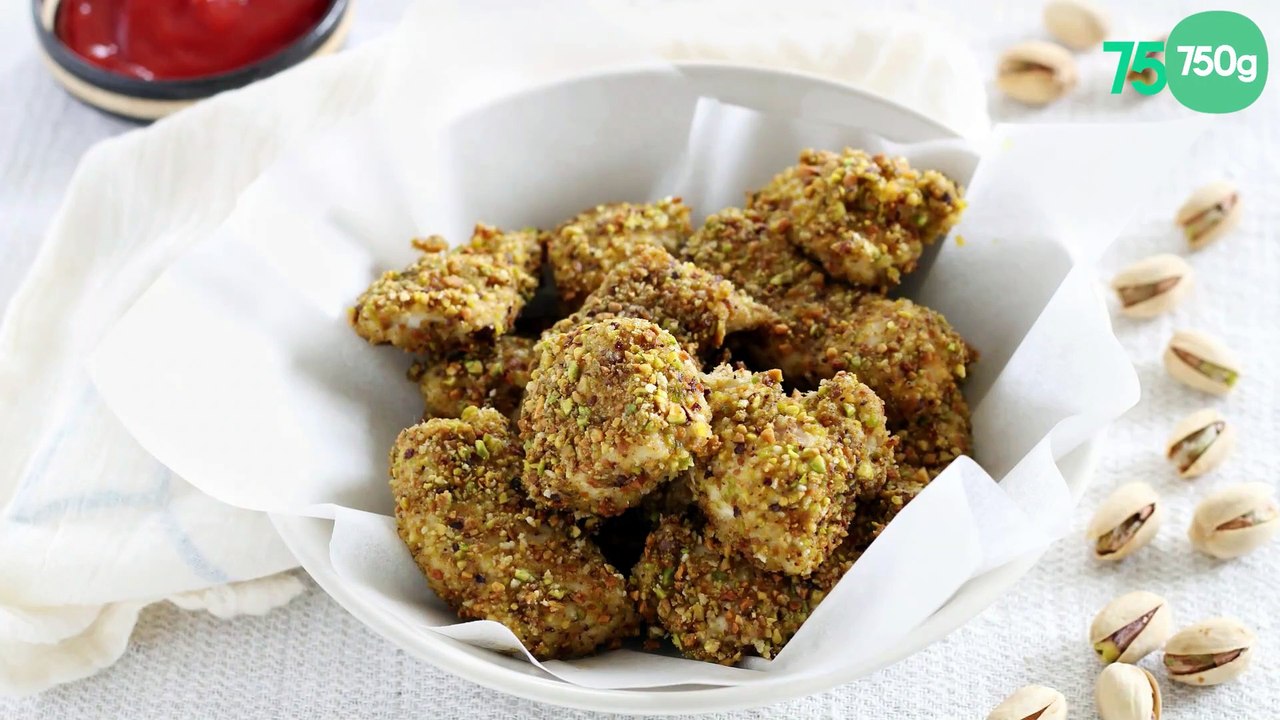 Blancs de poulet panés aux pistaches Wonderful™, façon nuggets au four