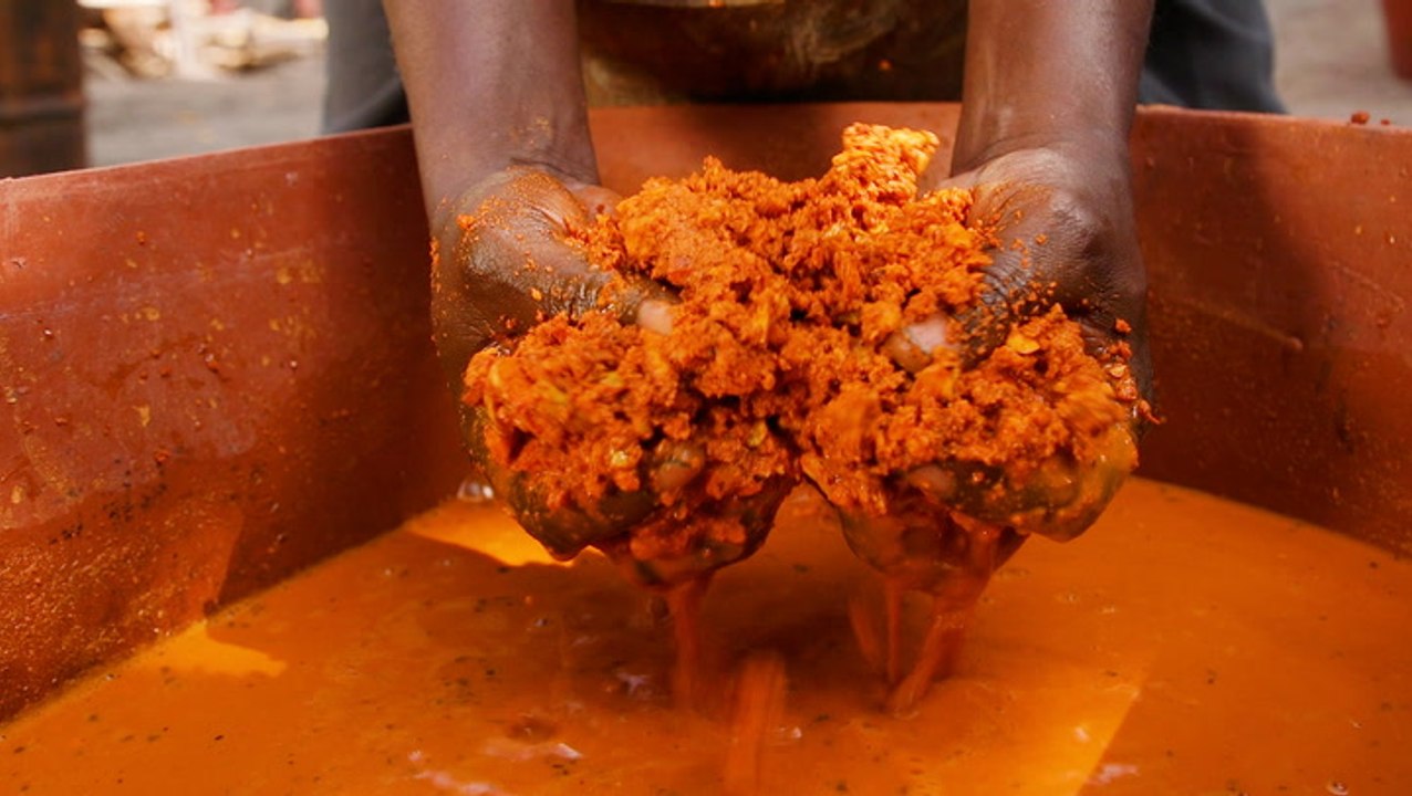 Chemical dyes are threatening traditional tie-d...