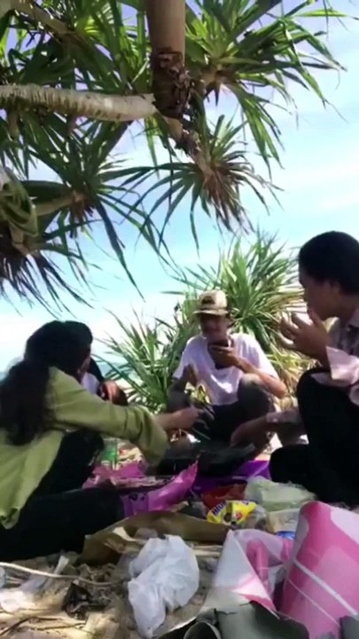 f3