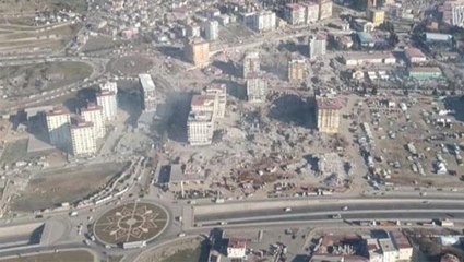 Kahramanmaraş'taki yıkımda eski binalar yıkılırken yeni yapılan evler ayakta kaldı
