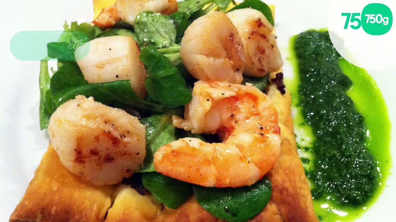 Tarte fine aux champignons, saint-jacques et gambas