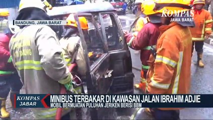 Minibus Terbakar Saat Mengisi Bbm Di Jeriken