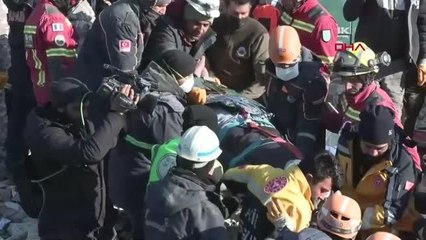 PINAR APARTMANI'NDA 198. SAATTE 2 KİŞİ DAHA KURTARILDI