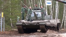 Le truppe ucraine si addestrano in Polonia sui carri armati Leopard 2