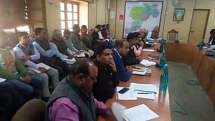कलक्टर ने अ​धिकारियों को मीटिंग में ये दिए कडे निर्देश