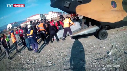 Depremden kurtuldular, çocuklarını Ankara'ya gönderip göreve koştular